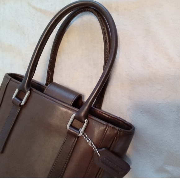 COACH LEATHER TOTE EUC 11 x 9 x 4. - Picture 3 of 7